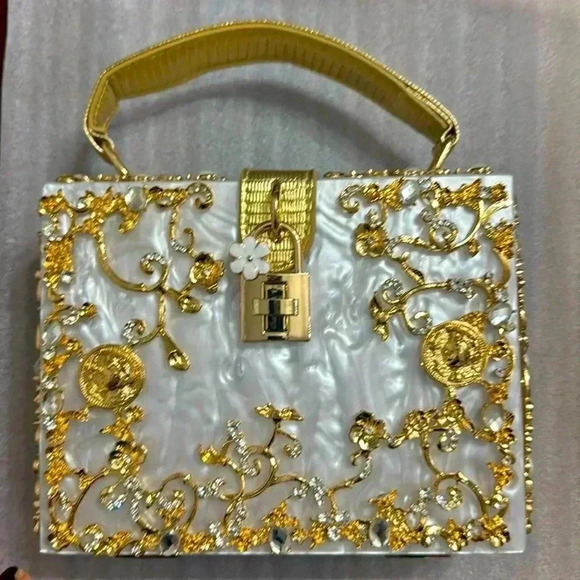 verano hill Handbags - VERANO HILL ACRYLIC BOX HANDBAG
CLUTCH/SHOULDER/CROSSBODY
NEW